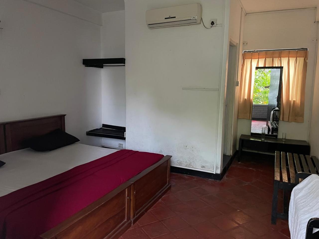 Kandy Gem Inn Blue Hotel ภายนอก รูปภาพ