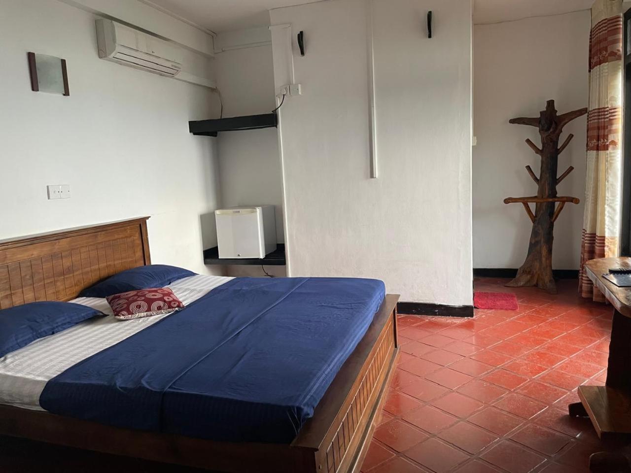 Kandy Gem Inn Blue Hotel ภายนอก รูปภาพ