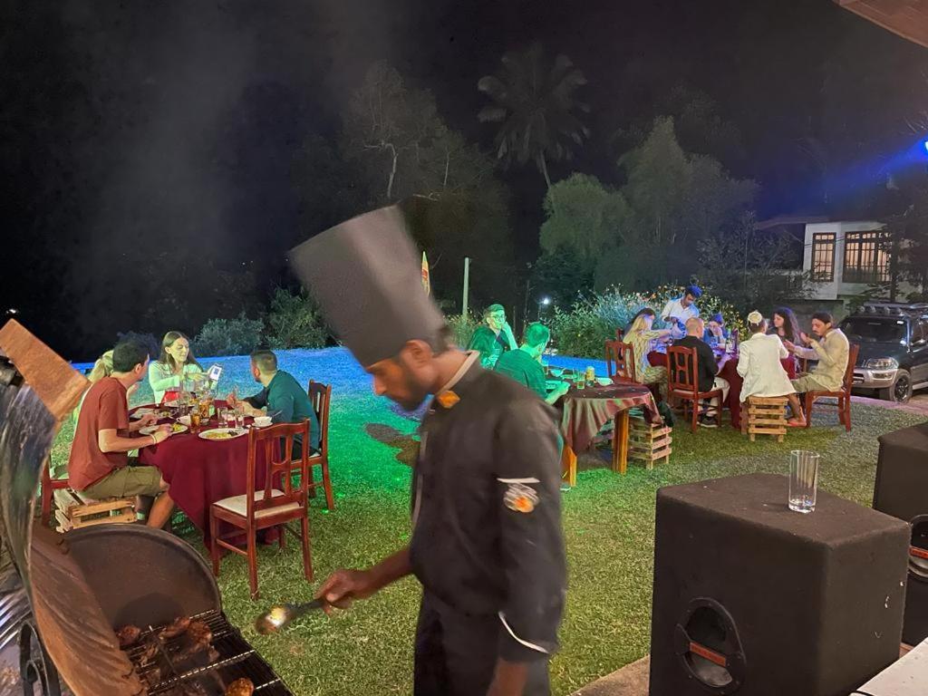 Kandy Gem Inn Blue Hotel ภายนอก รูปภาพ