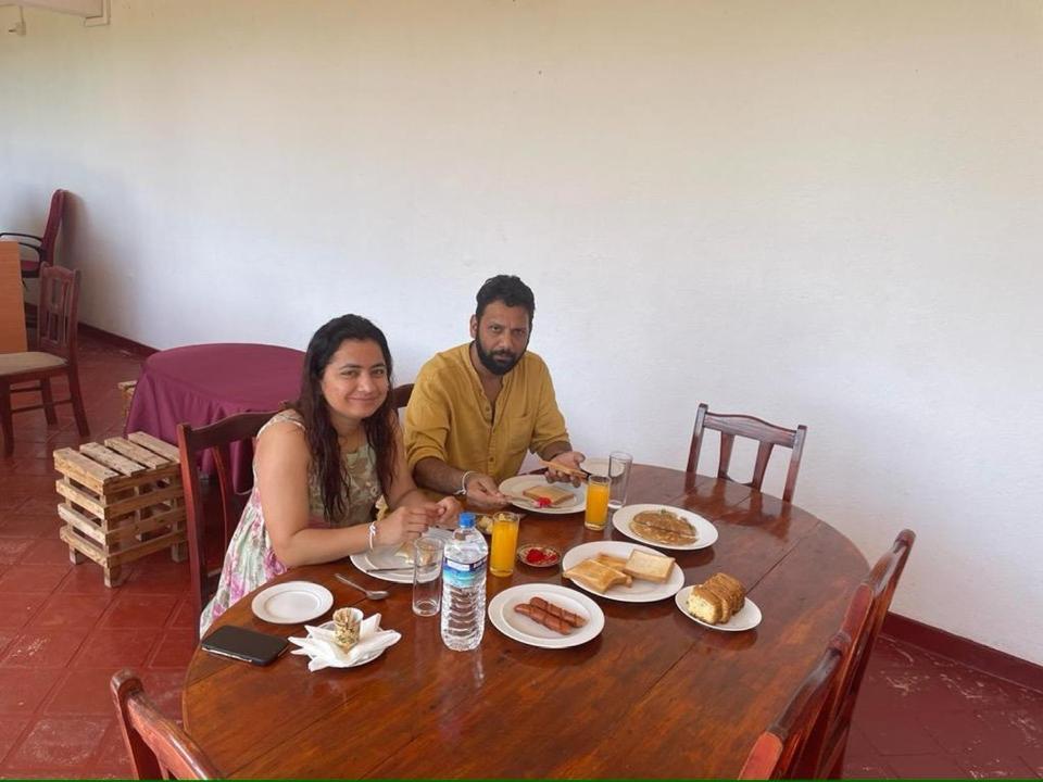Kandy Gem Inn Blue Hotel ภายนอก รูปภาพ