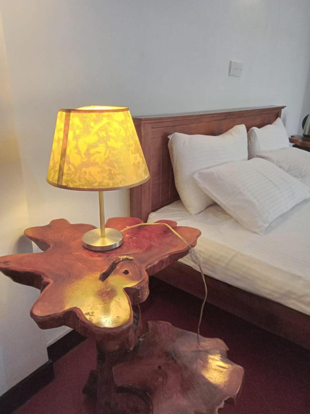 Kandy Gem Inn Blue Hotel ภายนอก รูปภาพ