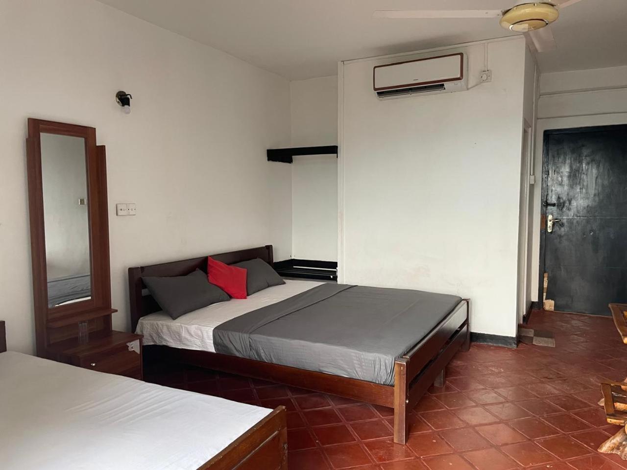 Kandy Gem Inn Blue Hotel ภายนอก รูปภาพ
