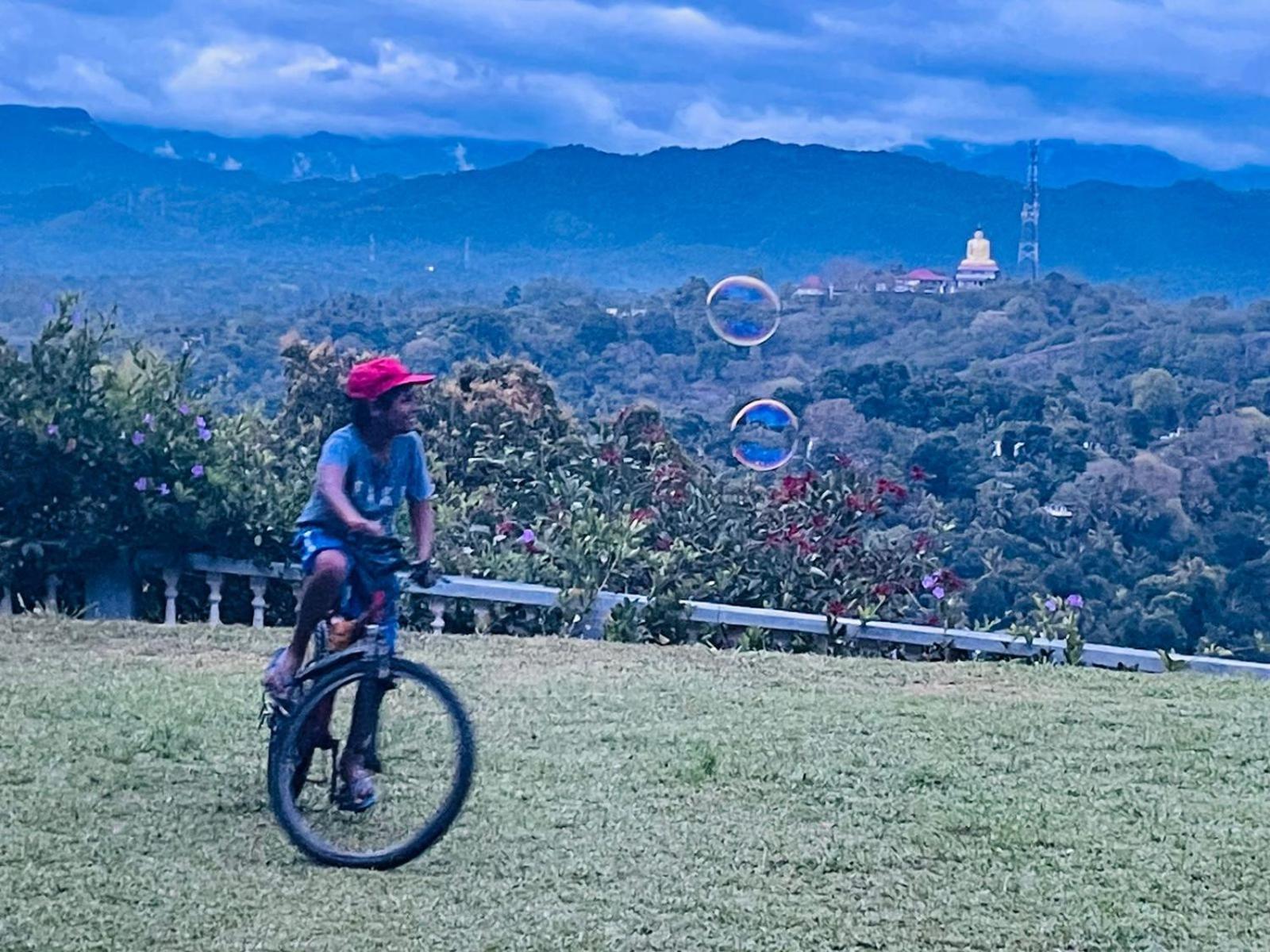 Kandy Gem Inn Blue Hotel ภายนอก รูปภาพ