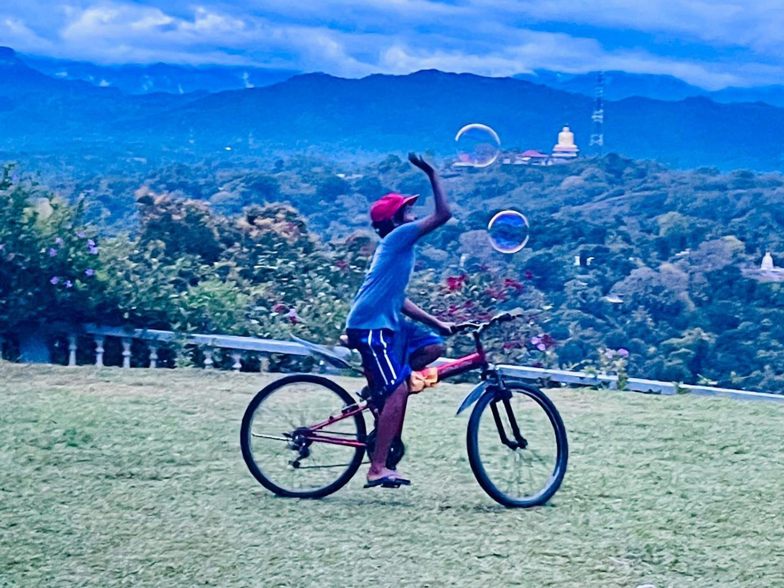 Kandy Gem Inn Blue Hotel ภายนอก รูปภาพ